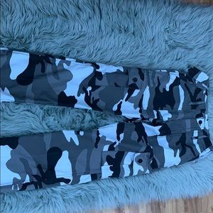 urban outfitters black and white camo pants
